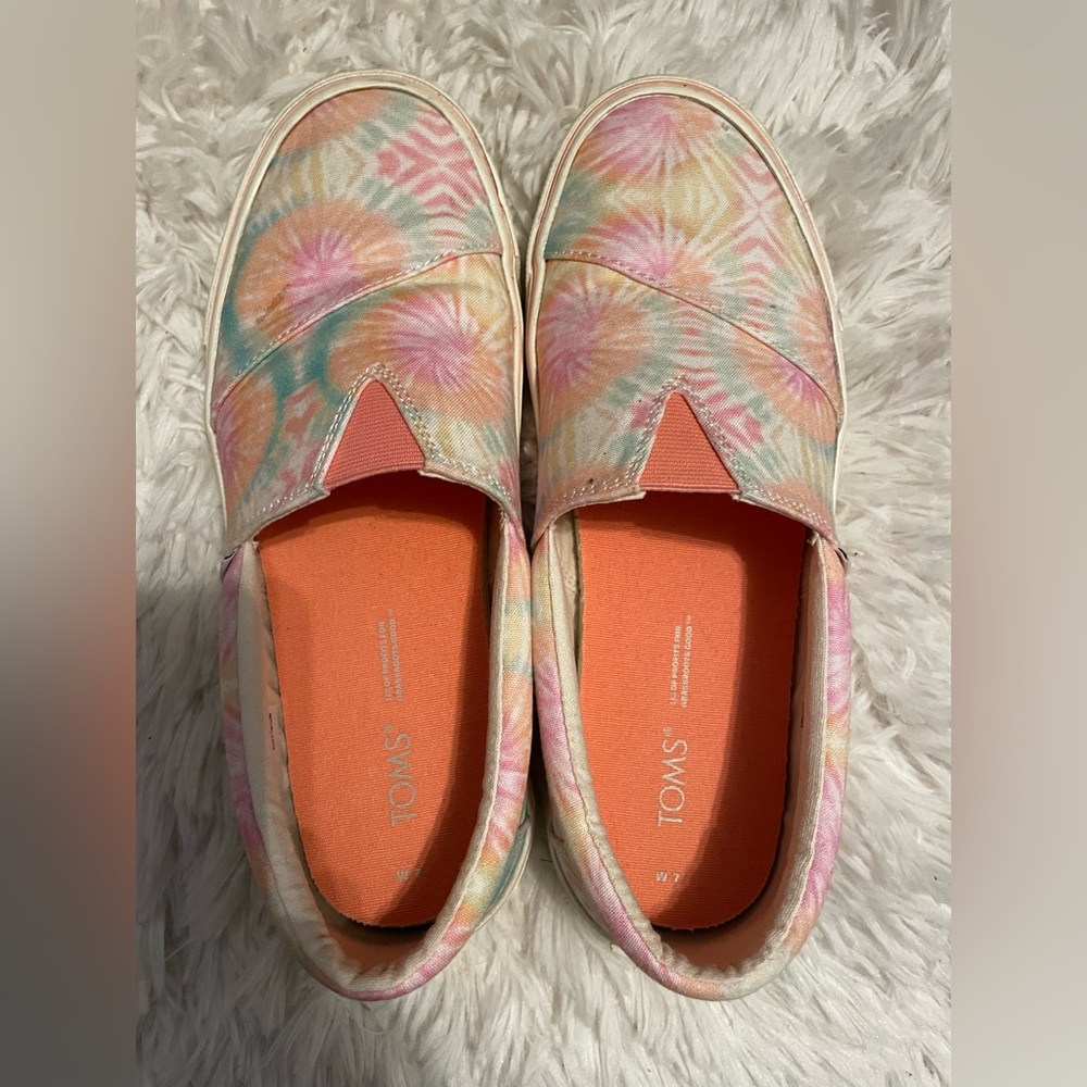 Tie dye TOMS